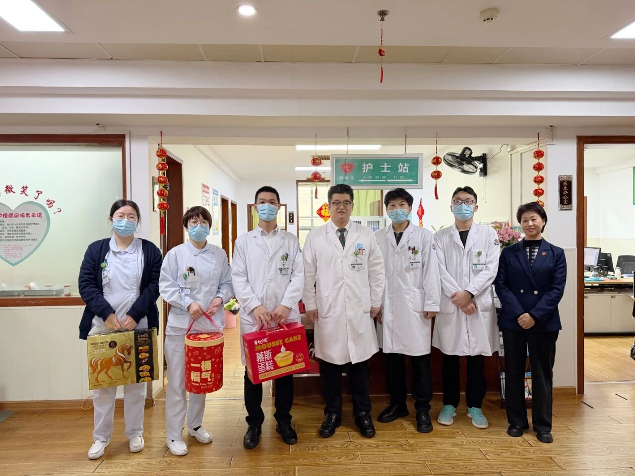 除夕暖守护，年味不缺席｜用温情陪患者安愈，伴职工坚守